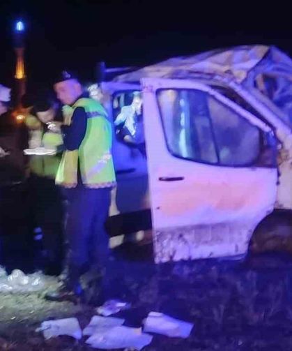 Yağışlı yolda kontrolden çıkan otomobil takla attı: 4 yaralı