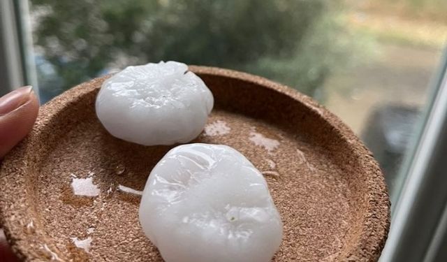 Manisa’da ceviz büyüklüğünde dolu yağdı