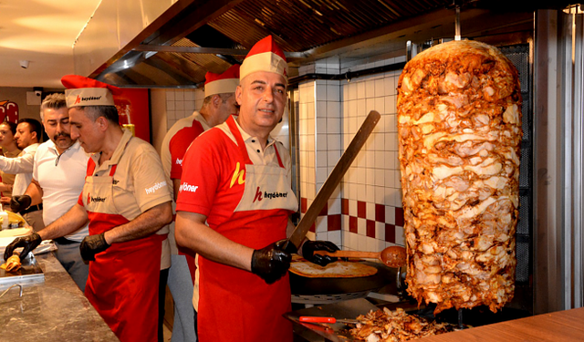 Hey Döner Manisa’da açıldı