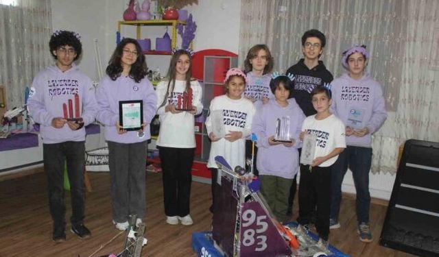 Geliştirdikleri robotla yarışmaya katılacaklar