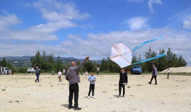 Geleneksel Uçurtma Şenliğinde kültür rüzgarı esti
