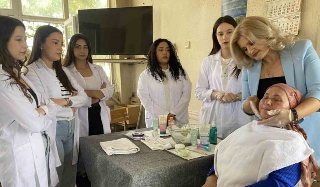 Kadınlar güzelleşti, köy kahvesi güzellik salonuna döndü