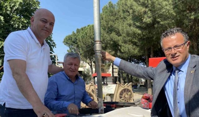 Alaşehirli çiftçiler çifte bayram kutluyor