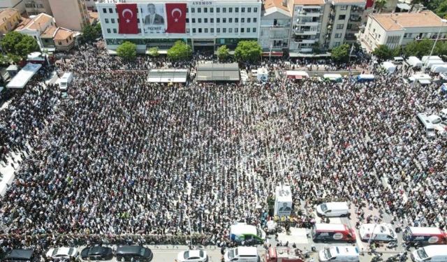 Binlerce Manisalı, Ferdi Başkanlarını gözyaşlarıyla uğurladı