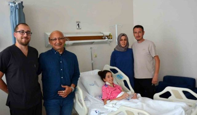 10 yaşındaki Merve’nin kalbindeki iki delik kapatıldı