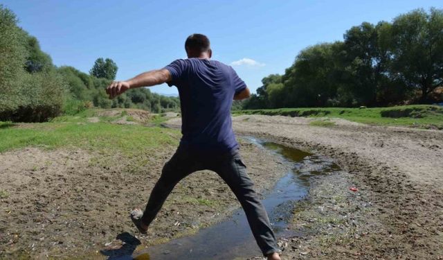 Gediz Nehri’nde alarm