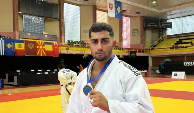 Enes Pınar’dan bronz madalya