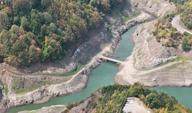 Yuvacık Barajı’nda korkutan seviye: Su seviyesi yüzde 31’e düştü, eski köprü göründü