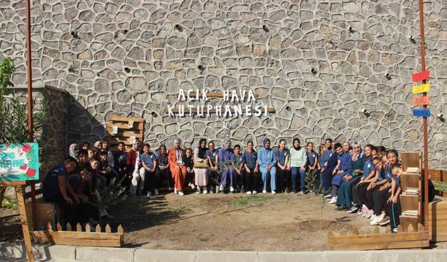 Manisa’da eğitim doğayla bütünleşti: Telefon yerine kitap, ekran yerine doğa