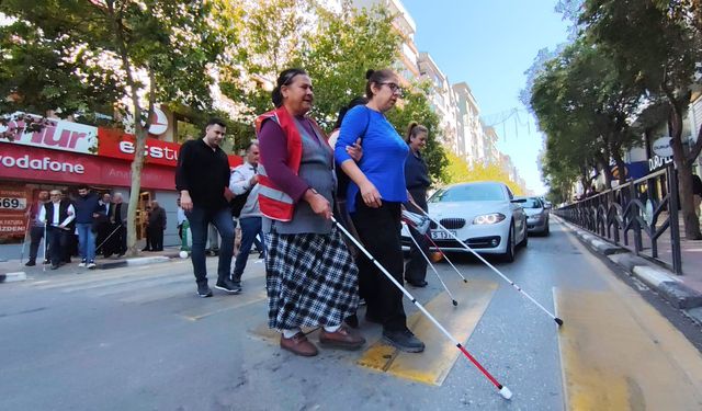 “Engelsiz kaldırımlar istiyoruz”