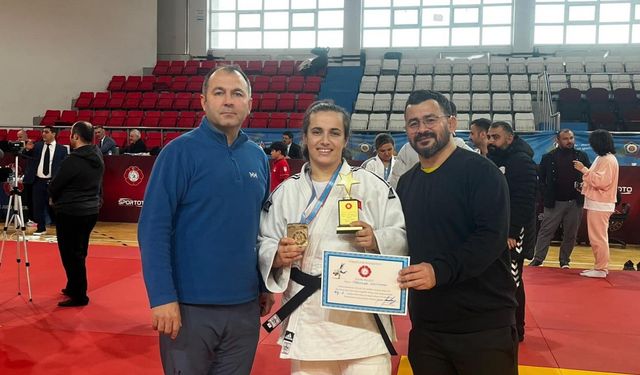 Manisalı Judocu Yadigar Talayhan, Olimpiyatlar için Japonya’da