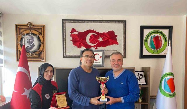 Şampiyona kupası verildi