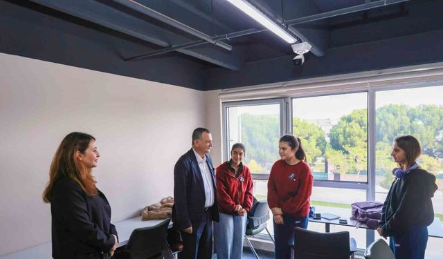 Yunusemre’den 10 Kasım’da gençlere ’Nutuk’ hediyesi