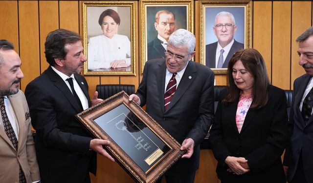 Manisa’nın anahtarını teslim ettiler