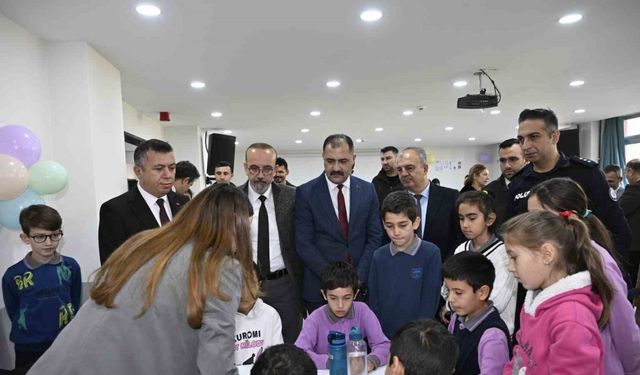 Demirci’de öğrenciler insan haklarını atölyelerde keşfetti