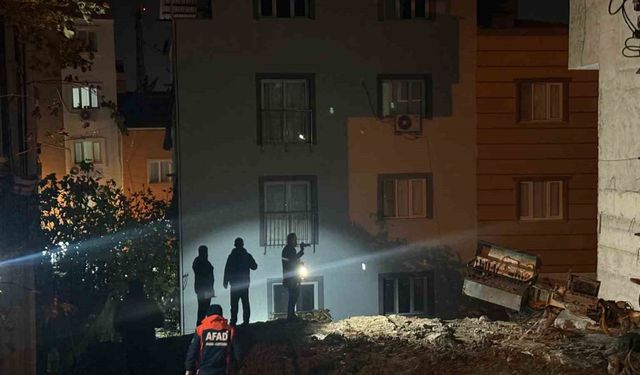 Manisa’da çatlak oluşan iki bina tahliye edildi