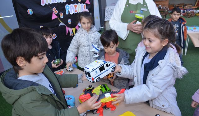 Çocuklar en kıymetlilerini takas yaptılar