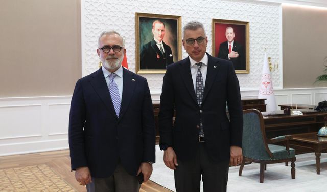 Bahadır Yenişehrilioğlu: “Manisa’mızın sağlık ordusu güçlenmeye devam ediyor”