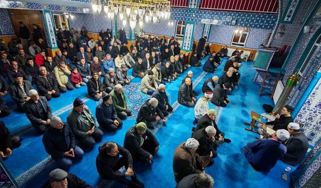 Demirci'de Miraç Kandili dualarla idrak edildi