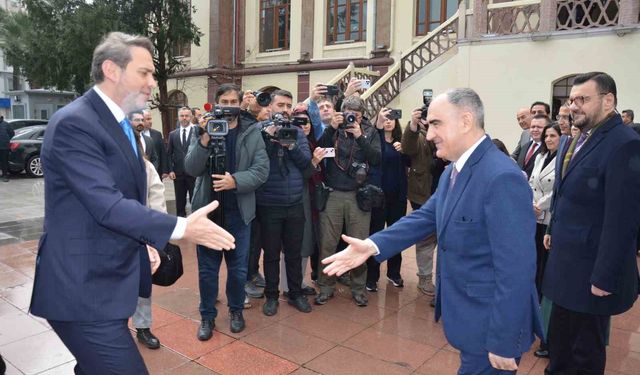 Enerji ve Tabii Kaynaklar Bakanı Bayraktar Manisa'da