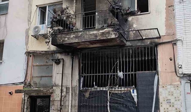 Manisa'da iş yerindeki yangın mahalle sakinlerine korku dolu anlar yaşattı