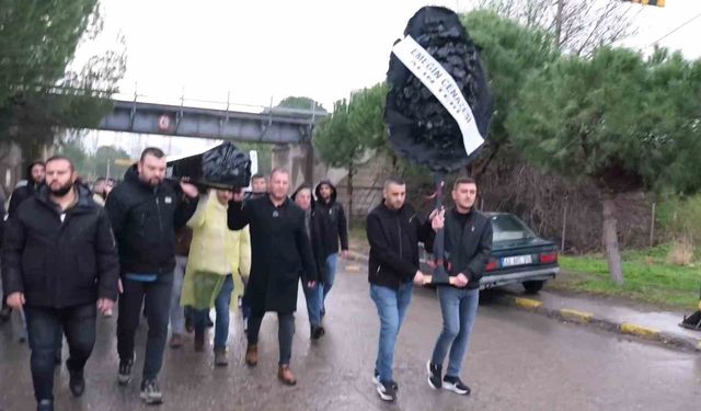 TORKU'ya siyah tabutlu eylem