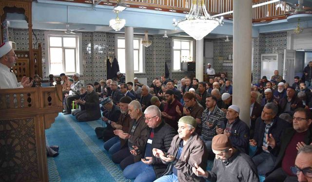 Asrın felaketinin 3'üncü yılında Salihli'de yürekler aynı duada buluştu