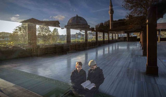 Manisalı sağlıkçı, 'Eğitim' temalı fotoğraf yarışmasında Türkiye birincisi oldu