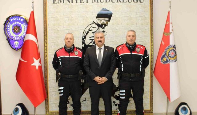 Manisa'nın ikiz polisleri emekliye ayrıldı