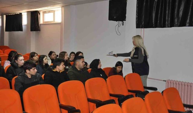 Salihli'de öğrencilere siber suç ve IBAN dolandırıcılığı uyarısı