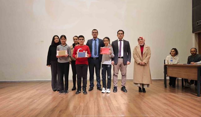 Sarıgöl'de minik yüreklerden İstiklal Marşı coşkusu