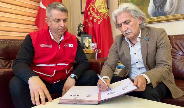 Türk Kızılay'dan Manisa'da 200 aileye sıcak iftar desteği