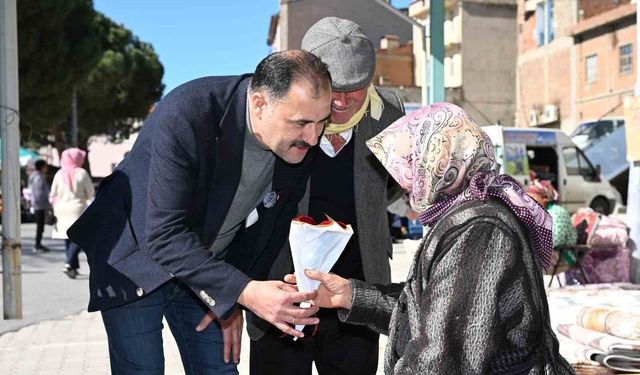 Başkan Kara'dan emekçi kadınlara ve sağlık çalışanlarına çiçek