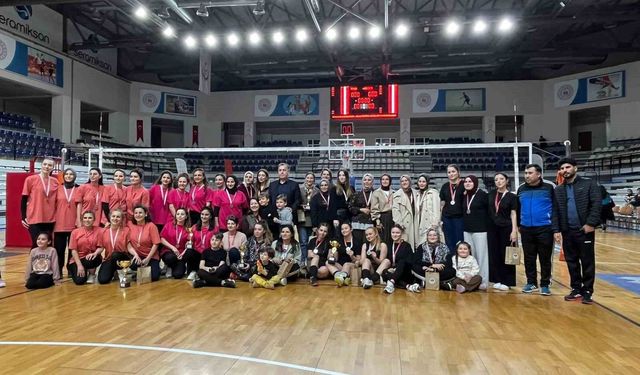 Manisa'da 'Evinin Sultanları' 8 Mart'ta parkeye indi