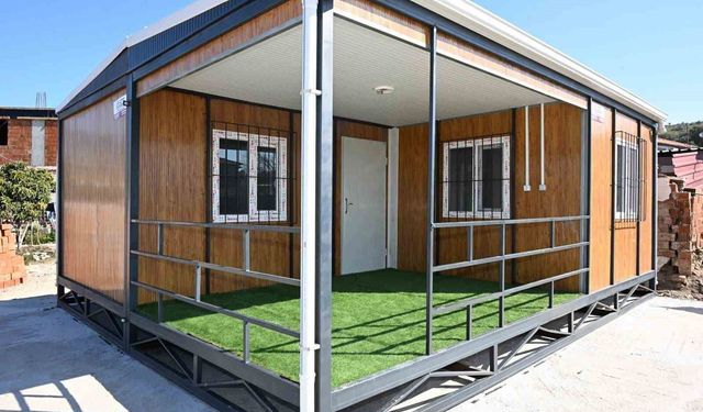 Manisa'da yağmurda evleri kullanılamaz hale gelen ailenin yeni yuvası büyükşehirden