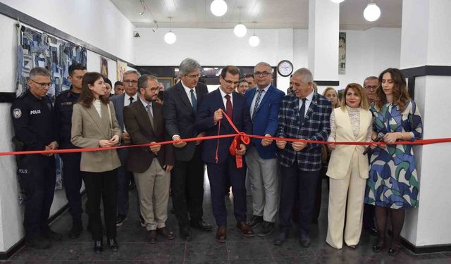 Salihli'de 8 Mart'a özel Uluslararası Jürili Karma Sergi açıldı