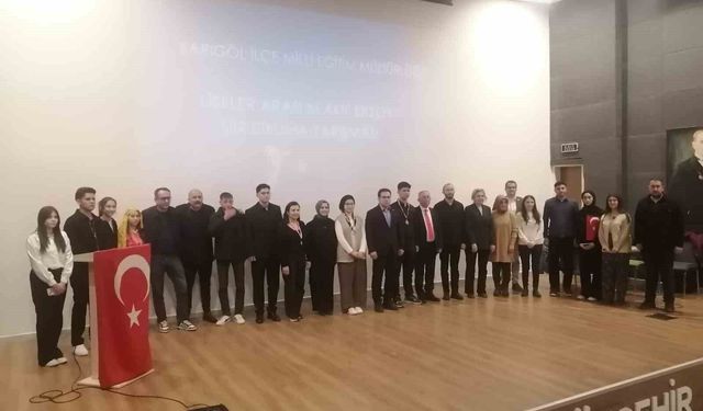 Sarıgöl'de İstiklal Marşı'nın kabulünün 104. yılına anlamlı anma