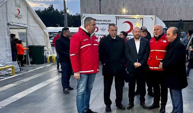 Türk Kızılay ve Yunusemre Belediyesi'nden 1000 kişilik iftar