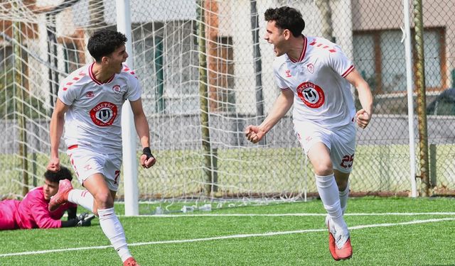 Yunusemre Belediyespor üst üste üçüncü kez şampiyon