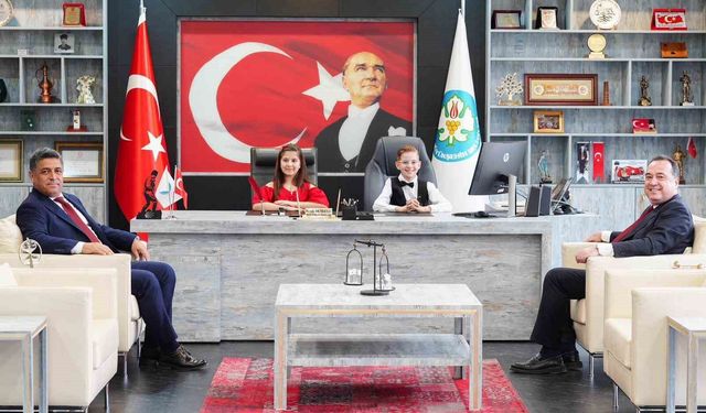 Başkan Dutlulu koltuğunu çocuklara emanet etti