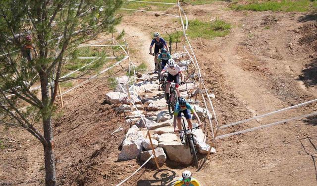 Ferdi Zeyrek Kupası'nda 6 ülkeden 649 sporcu kıyasıya yarıştı
