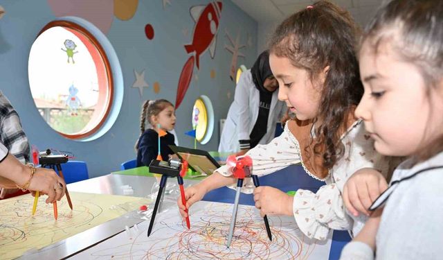 Kur'an kursunun minik öğrencilerinden Robotik Kodlama Şenliği