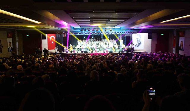 Yunusemre Türk Müziği Topluluğundan unutulmaz konser