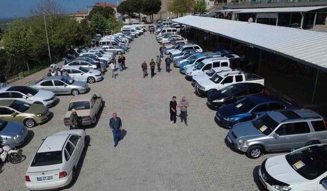 Demirci'de klasik otomobil rüzgarı
