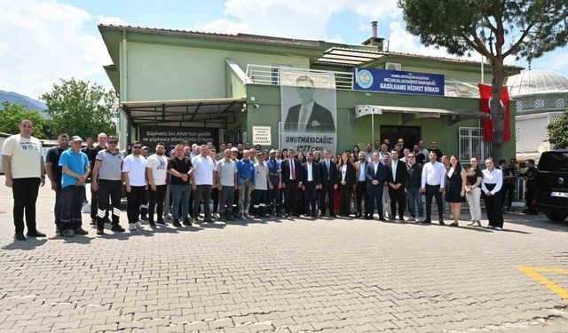 Manisa Büyükşehir yönetimi personelle bayramlaştı