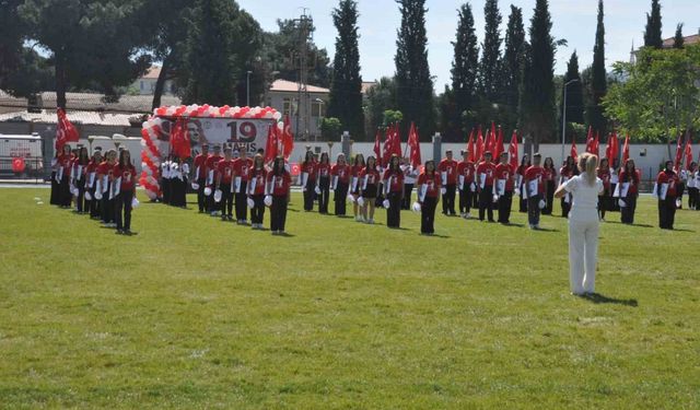 Manisa ilçelerinde 19 Mayıs coşkusu