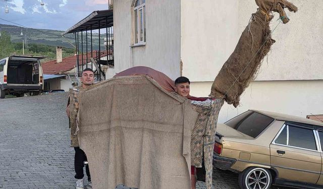 Manisa'da 135 yıllık 'Kukla Deve' geleneği yaşatılıyor