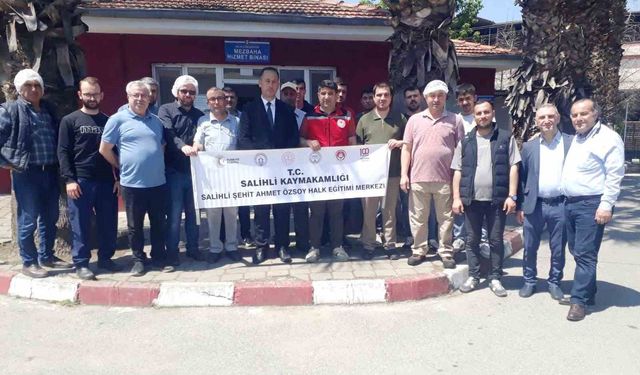 Salihli'de kurban kesimini uygulamalı öğrendiler