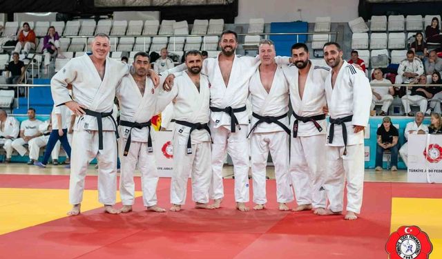 Yunusemre Belediyespor Türkiye ikincisi oldu