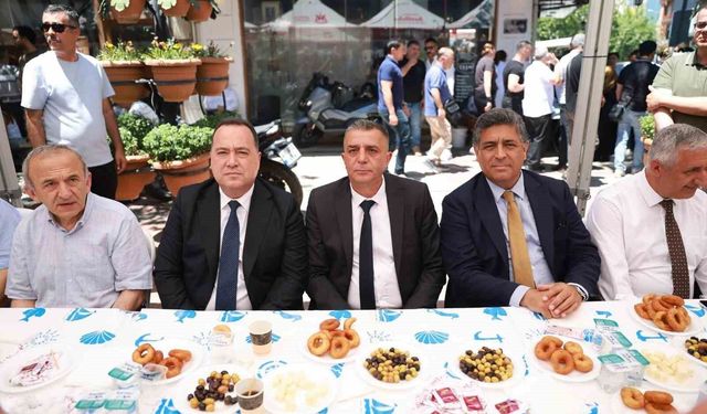 Başkan Şimşek, annesi için düzenlediği hayır programında taziyeleri kabul etti